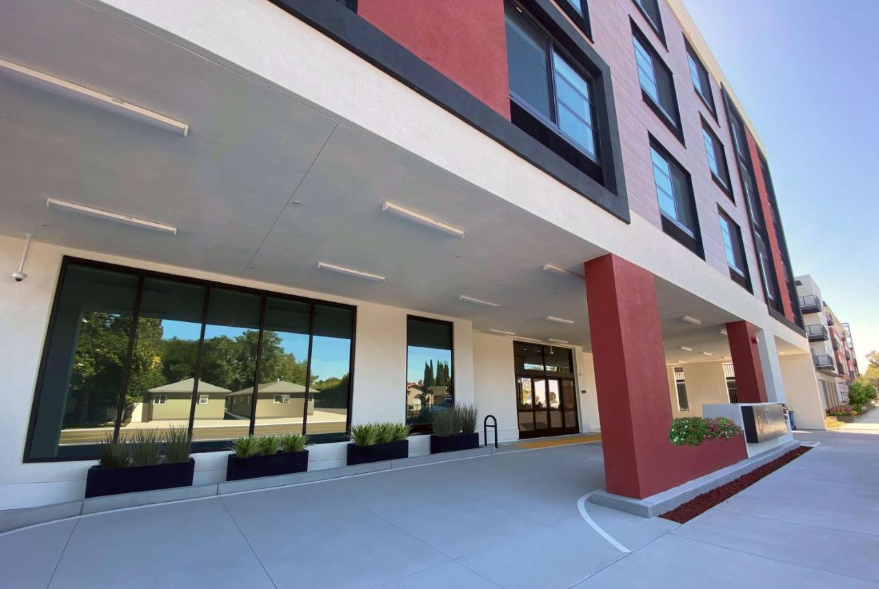 La Quinta Inn & Suites By Wyndham San Jose Airport-Downtown Zewnętrze zdjęcie
