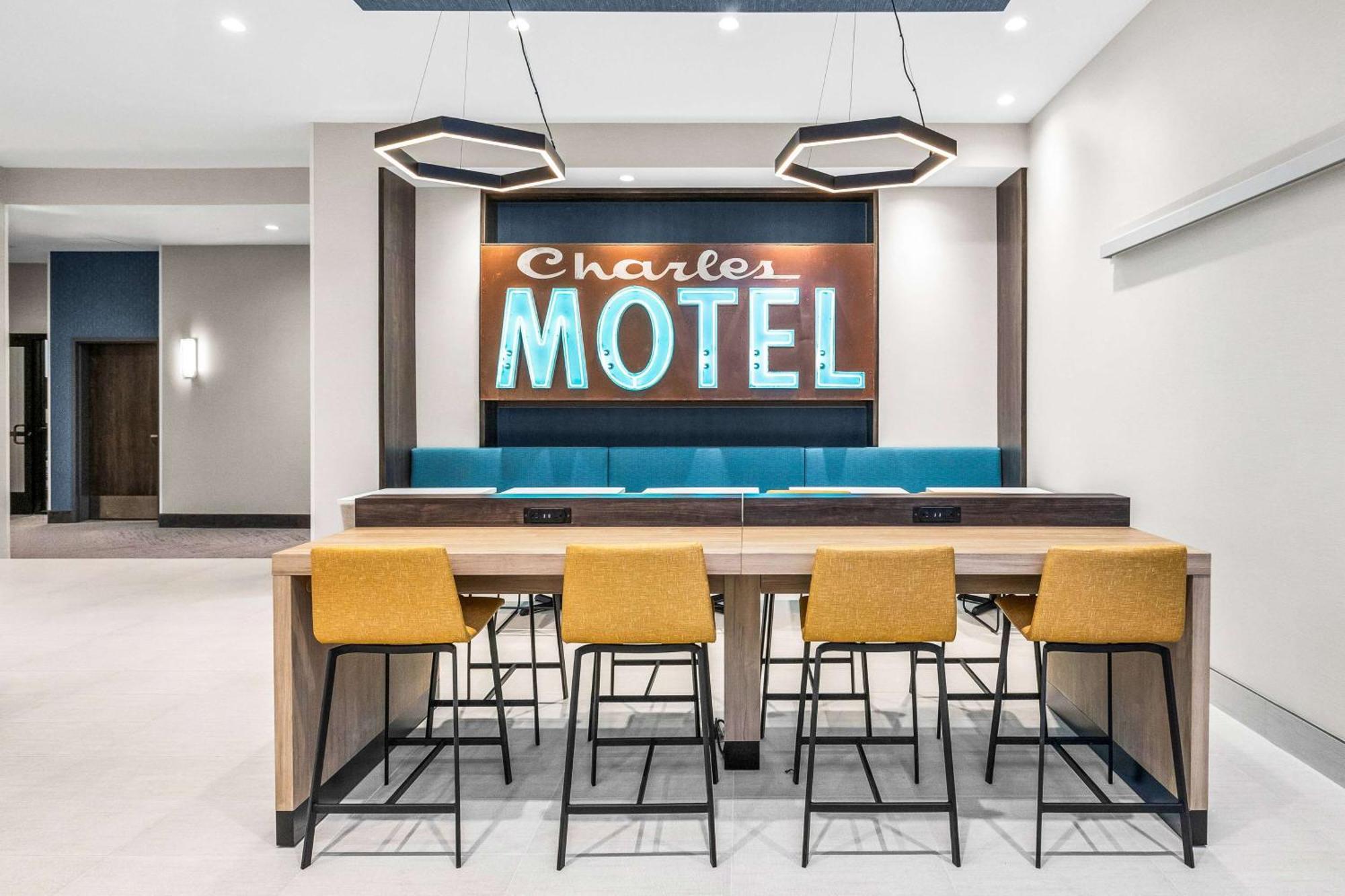La Quinta Inn & Suites By Wyndham San Jose Airport-Downtown Zewnętrze zdjęcie