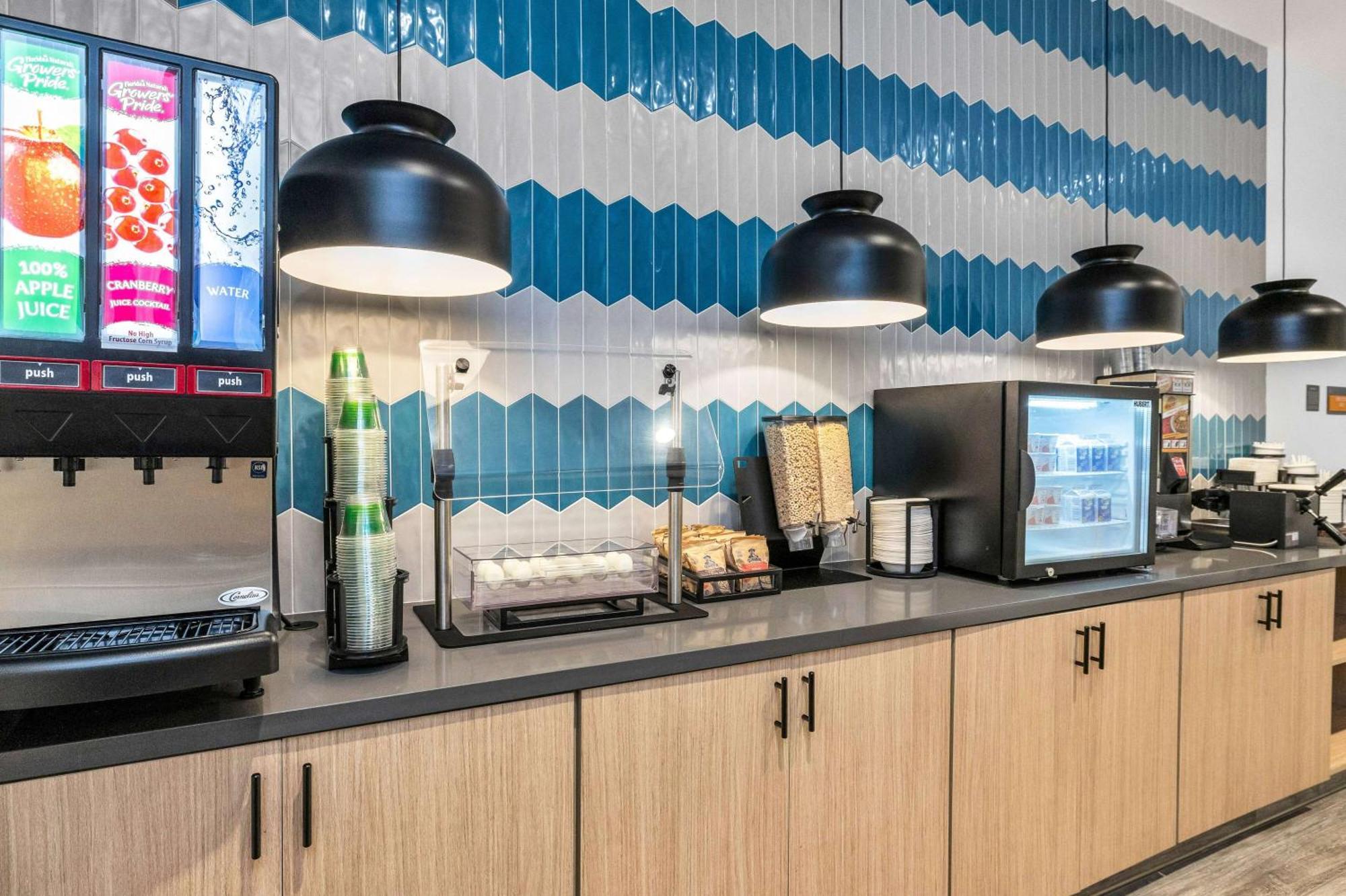 La Quinta Inn & Suites By Wyndham San Jose Airport-Downtown Zewnętrze zdjęcie